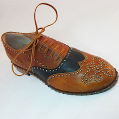 Dutch Shoe Brown & Blue whit studs by Eddy Minto